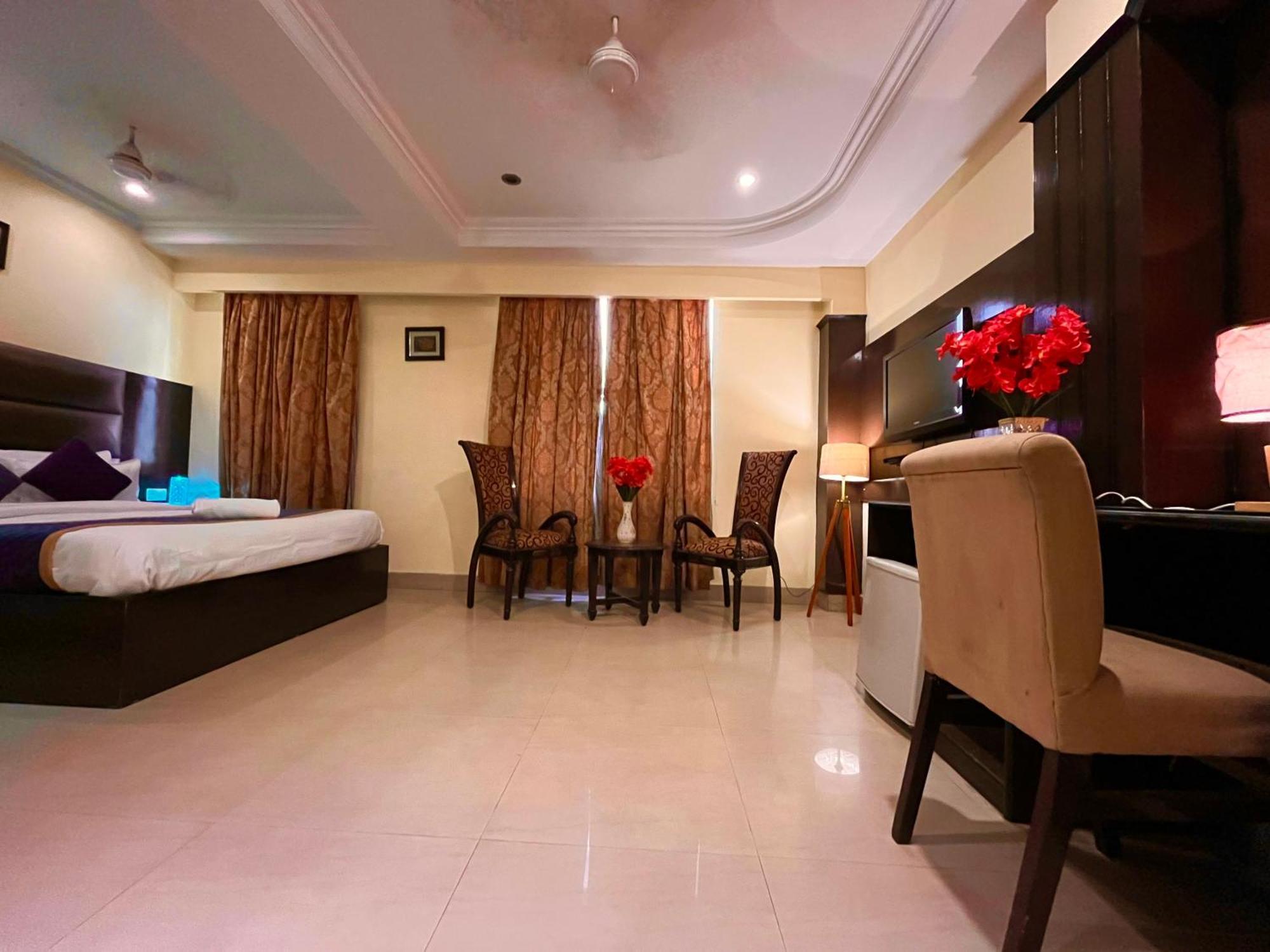Palki Cafe & Stay Ludhiana Luaran gambar